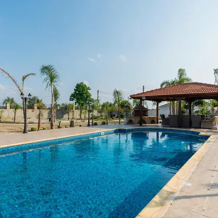 Sanders Ipsonas - Generous With Balcony Villa *