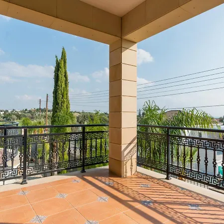 Sanders Ipsonas - Generous With Balcony Ypsonas