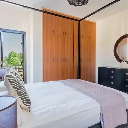 Sanders Ipsonas - Generous With Balcony Villa