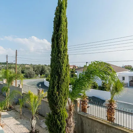Sanders Ipsonas - Generous With Balcony * Ypsonas